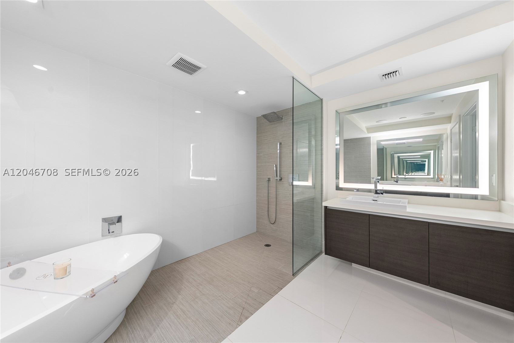 PARQUE TOWERS CONDO - Residential