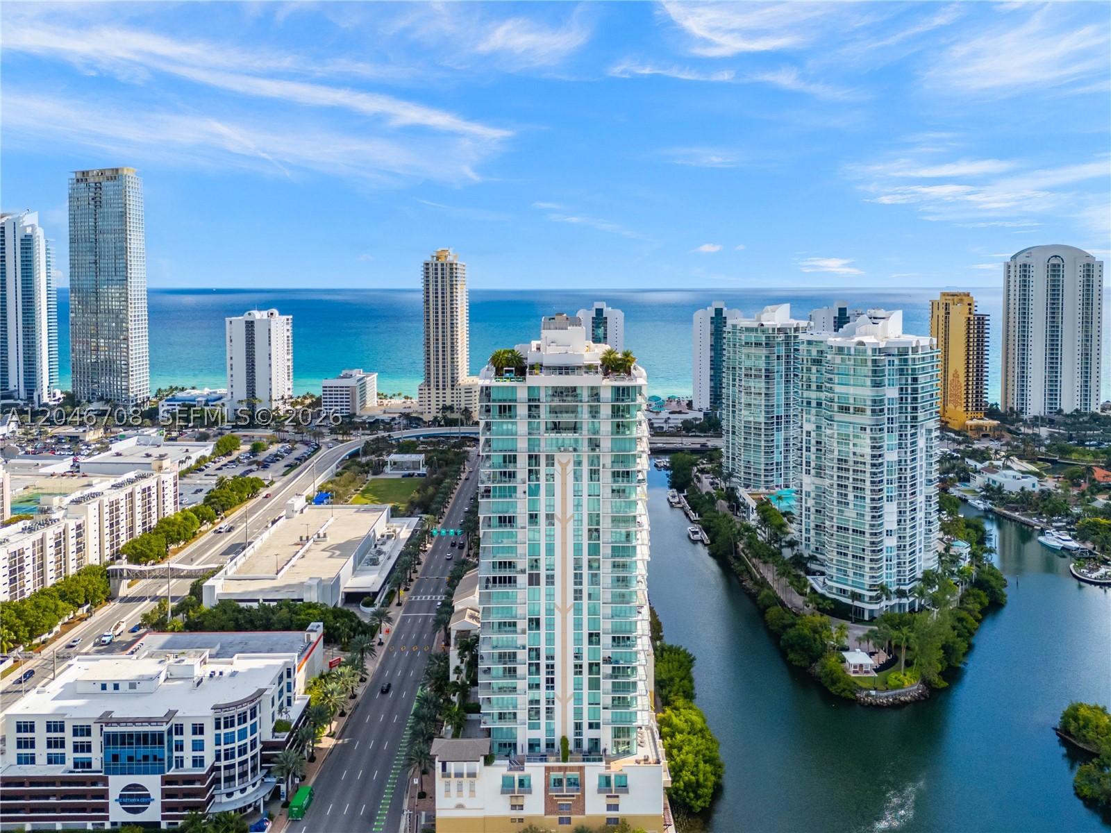 PARQUE TOWERS CONDO - Residential