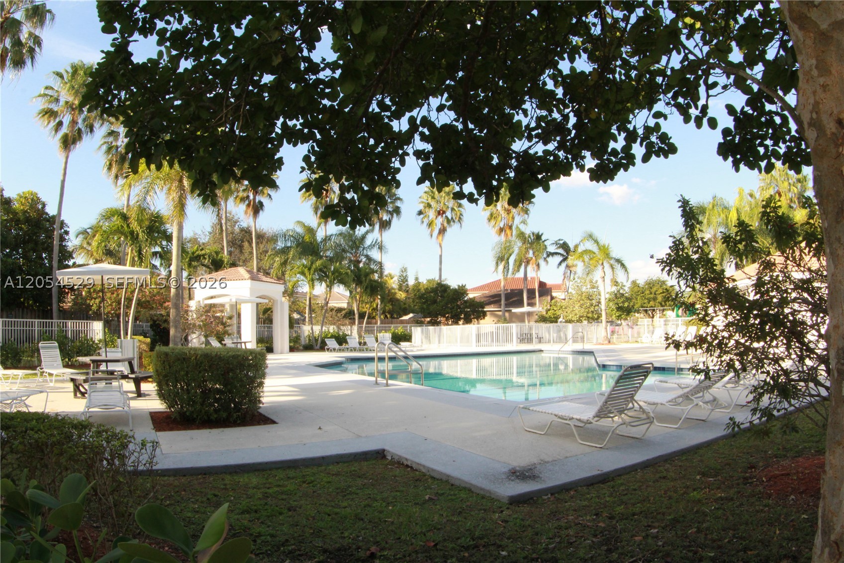 LAKES BY THE BAY SEC 9 AM - Residential Lease