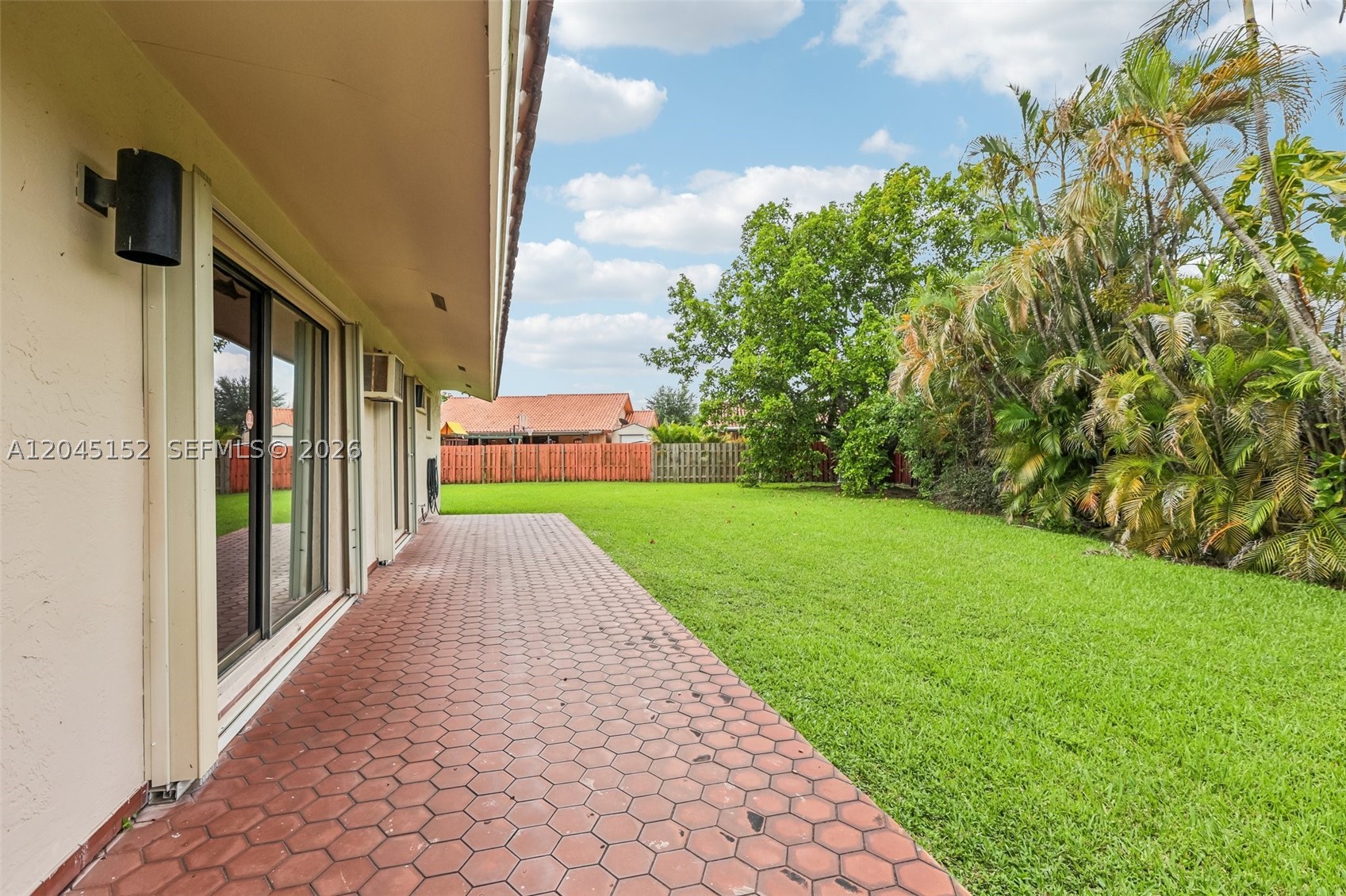 UNIV PARK EAST SEC 1 - Residential