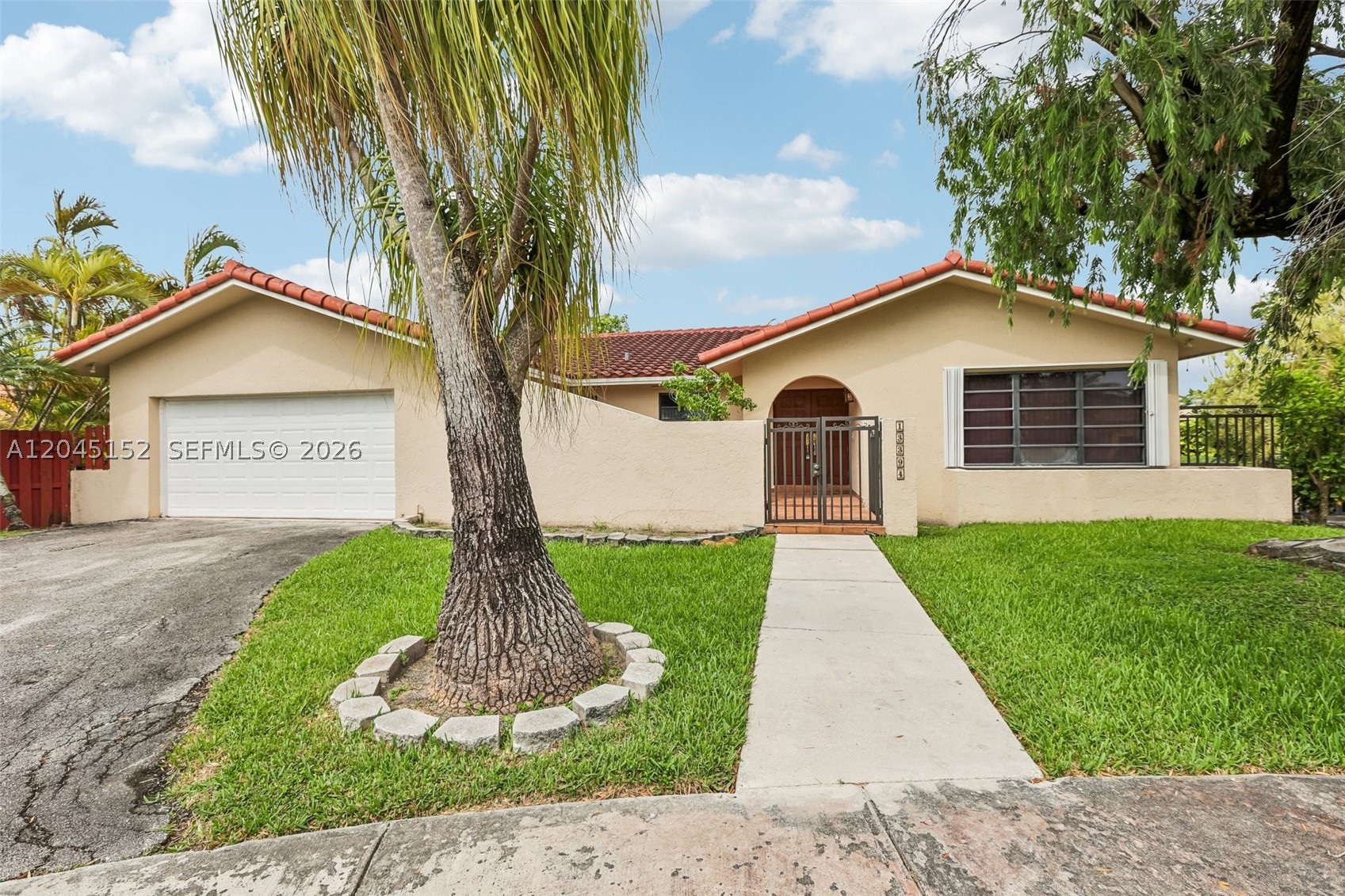 Welcome to this spacious 4-bedroom, 2-bathroom home situated on an oversized 14,600 sq ft lot, offering endless possibilities. With plenty of room to park your RV, boat, trailer, and other recreational vehicles, this property is perfect for those who need extra space for all your toys. The expansive backyard provides endless potential to create your dream outdoor oasis, add a pool, or design the perfect entertaining area.

Major updates include a new roof (2021) and A/C system (2020), providing added value and peace of mind for years to come.

Located in a highly desirable neighborhood with top-rated schools nearby, this home offers the perfect combination of comfort, convenience, and location. Enjoy easy access to shopping, dining, parks, and major highways while living in a quiet, family-friendly community.