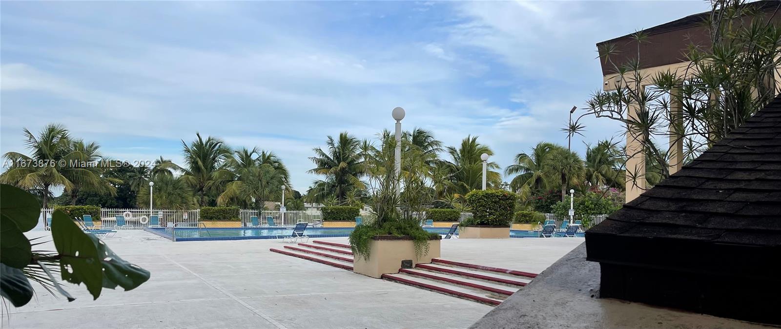 PROMENADE AT KENDALE LAKE - Residential Lease