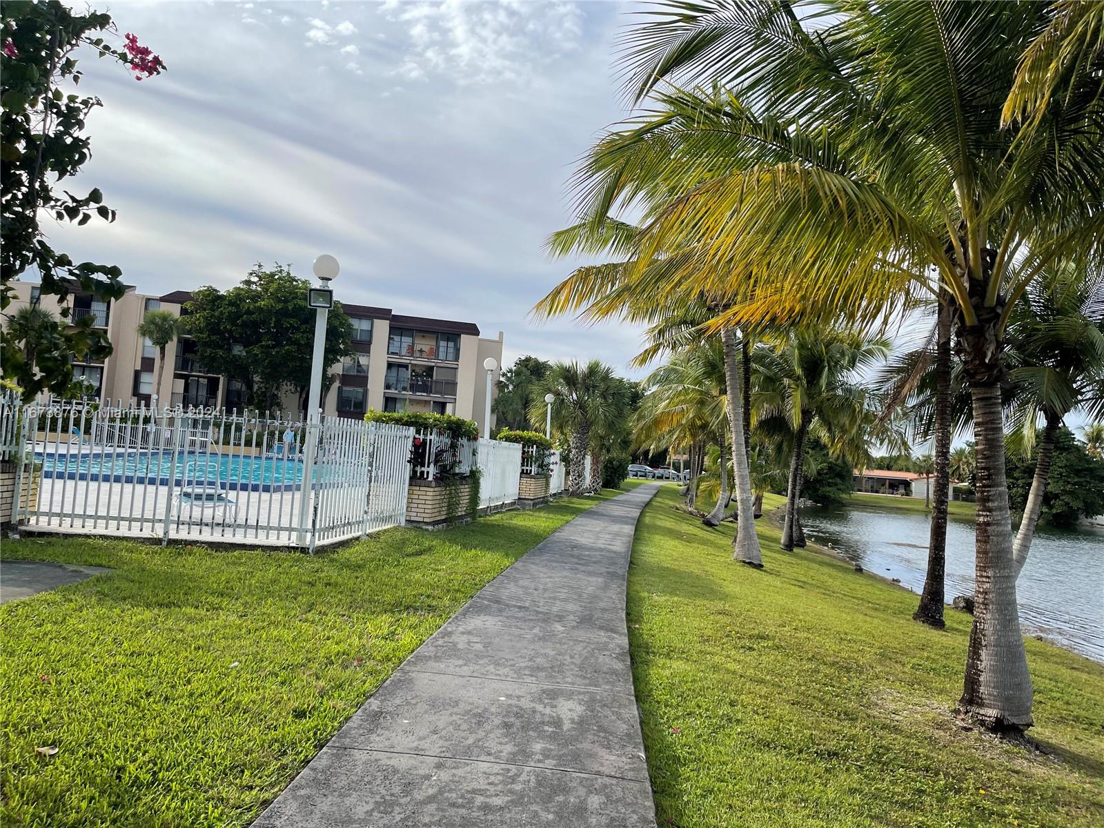 PROMENADE AT KENDALE LAKE - Residential Lease
