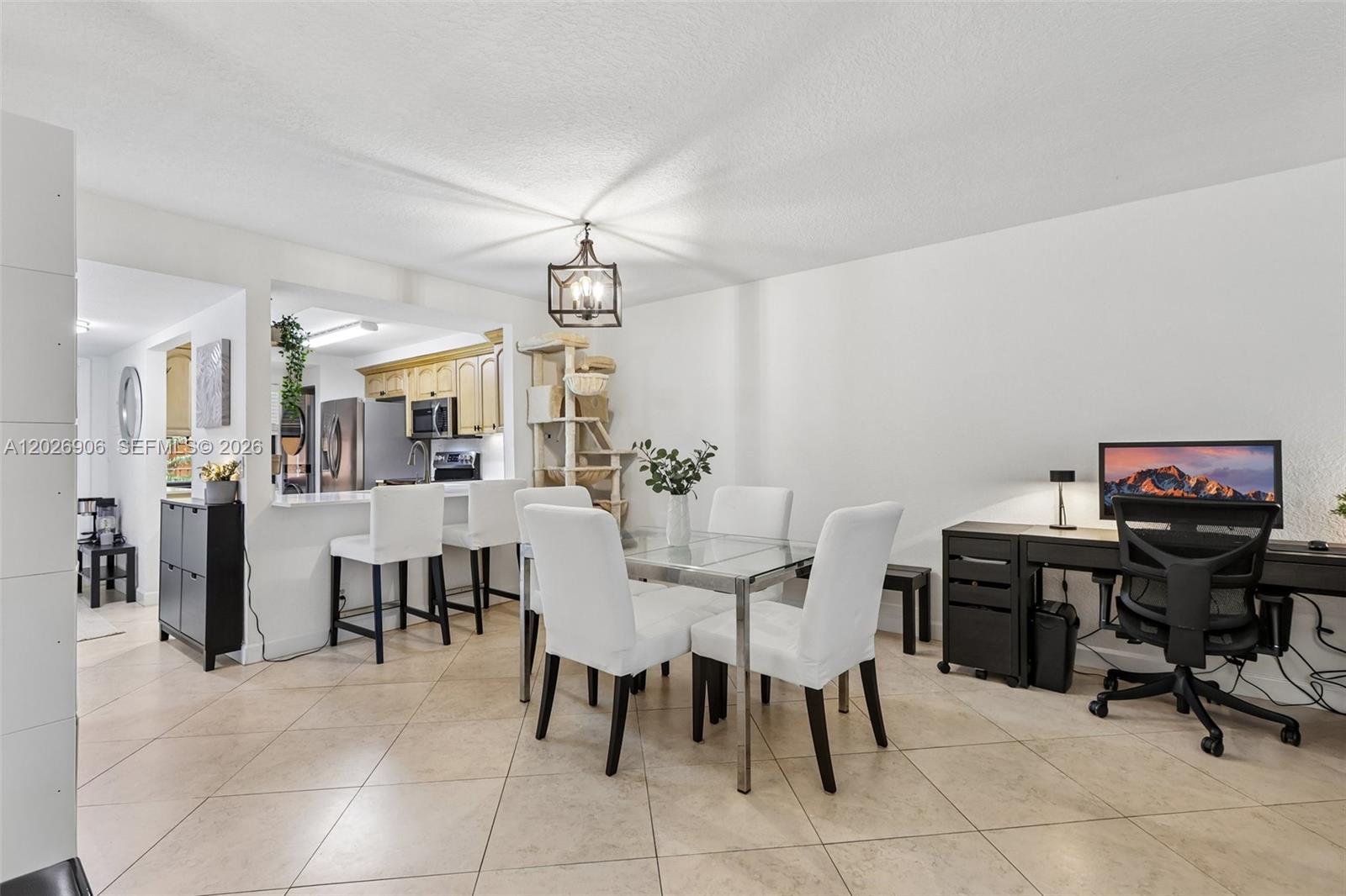 LAGO WEST CONDOMINIUM - Residential