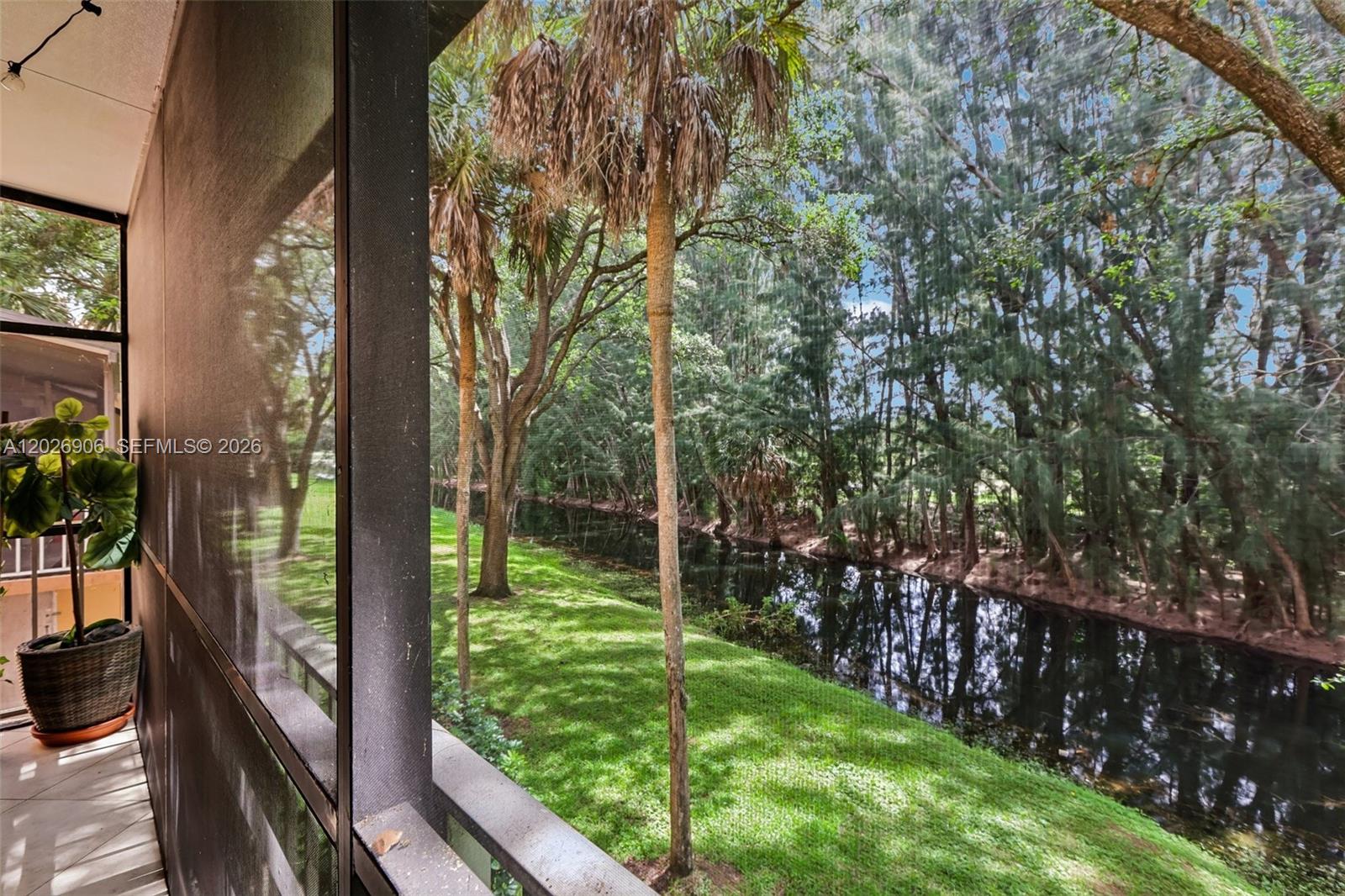 LAGO WEST CONDOMINIUM - Residential