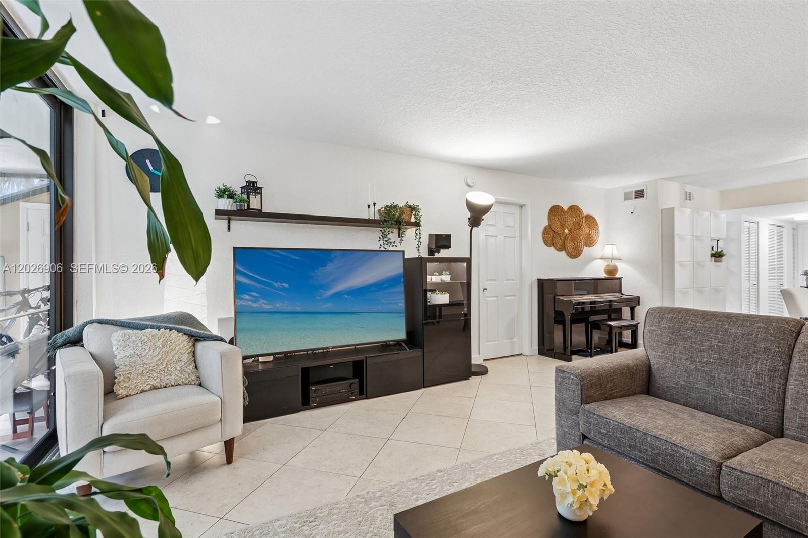 LAGO WEST CONDOMINIUM - Residential