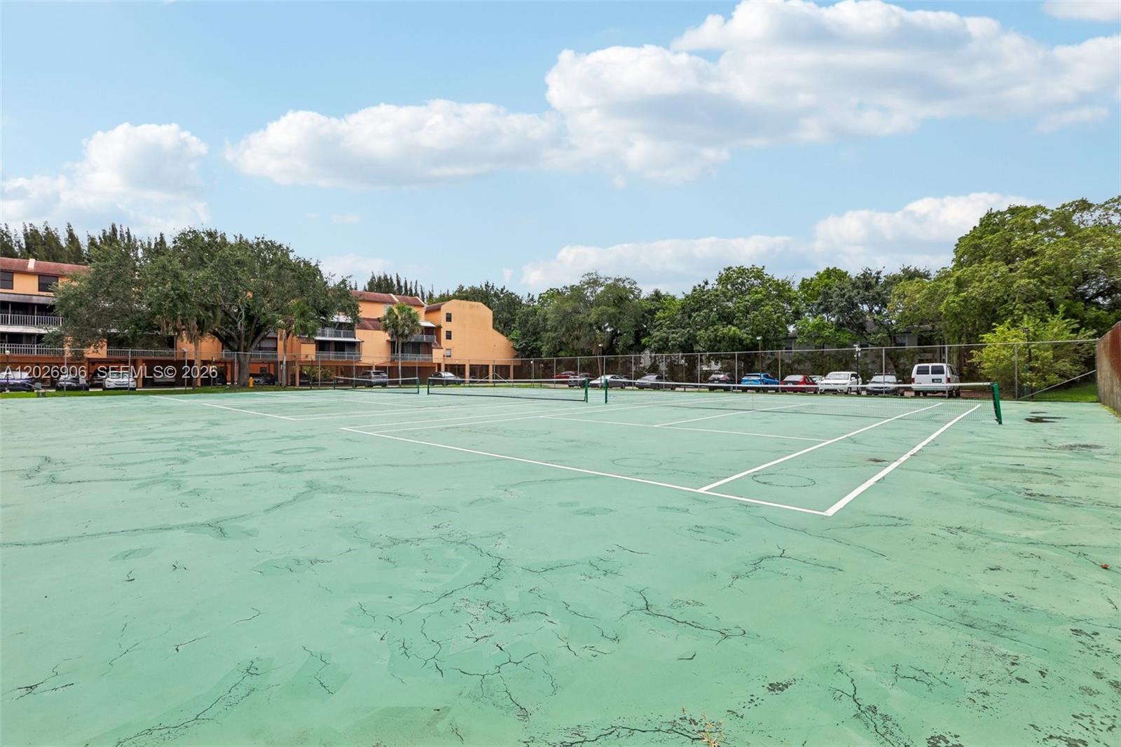 LAGO WEST CONDOMINIUM - Residential