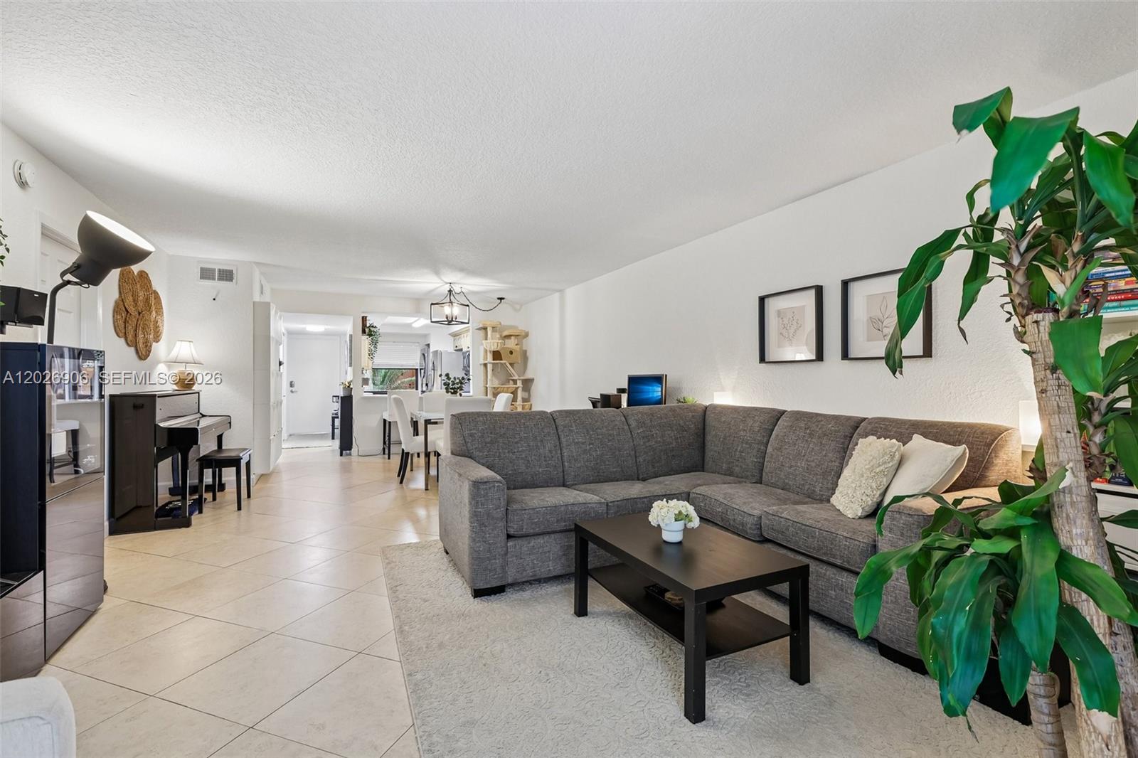 LAGO WEST CONDOMINIUM - Residential