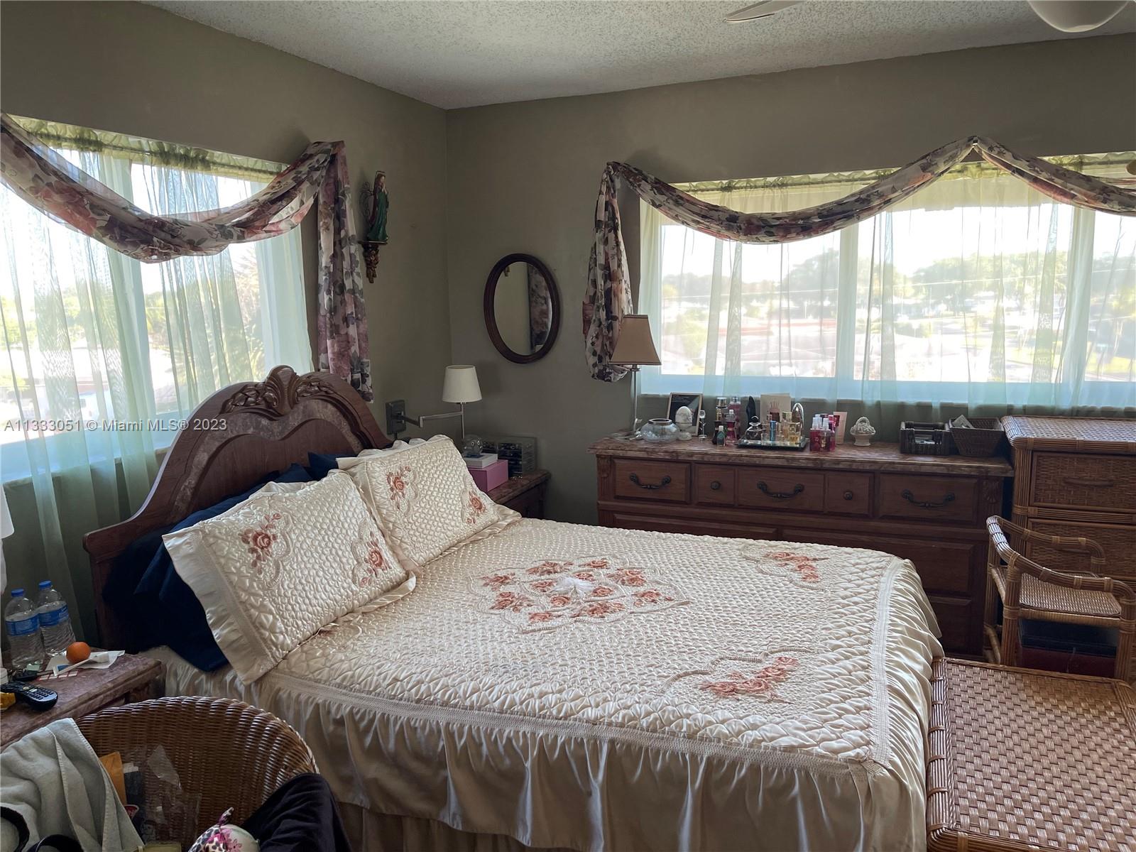 ORIOLE GOLF & TENNIS CLUB - Residential
