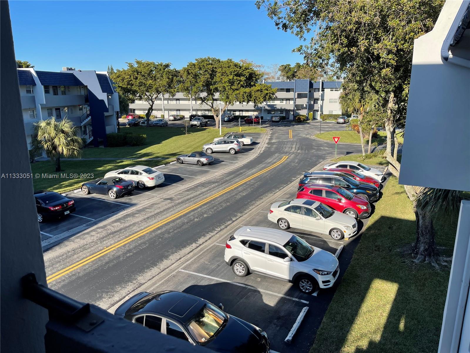 ORIOLE GOLF & TENNIS CLUB - Residential