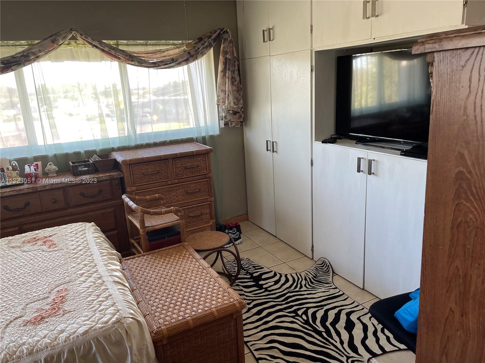 ORIOLE GOLF & TENNIS CLUB - Residential