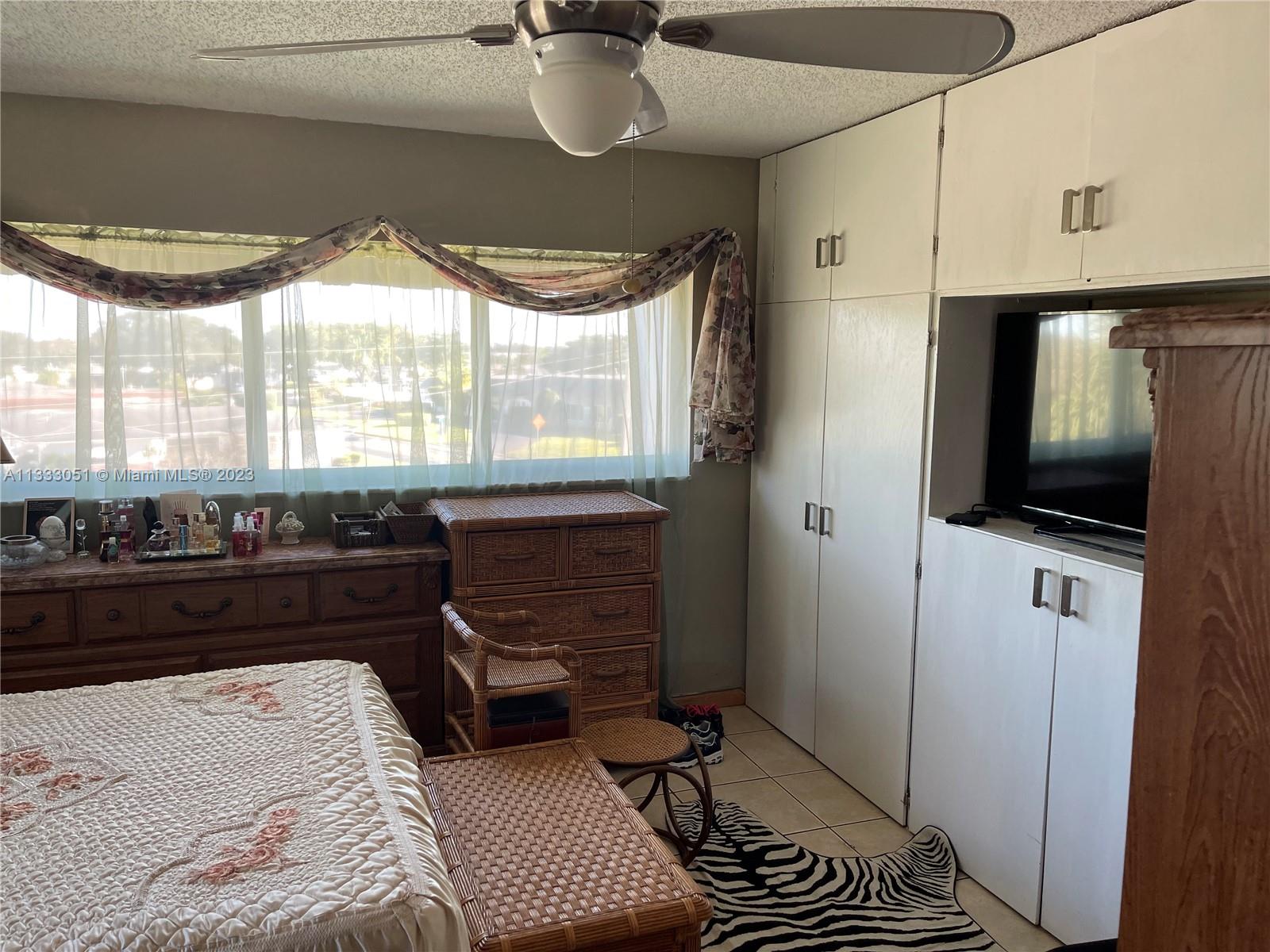 ORIOLE GOLF & TENNIS CLUB - Residential