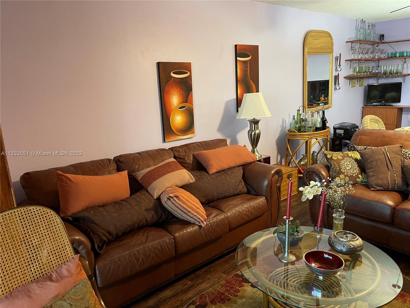 ORIOLE GOLF & TENNIS CLUB - Residential