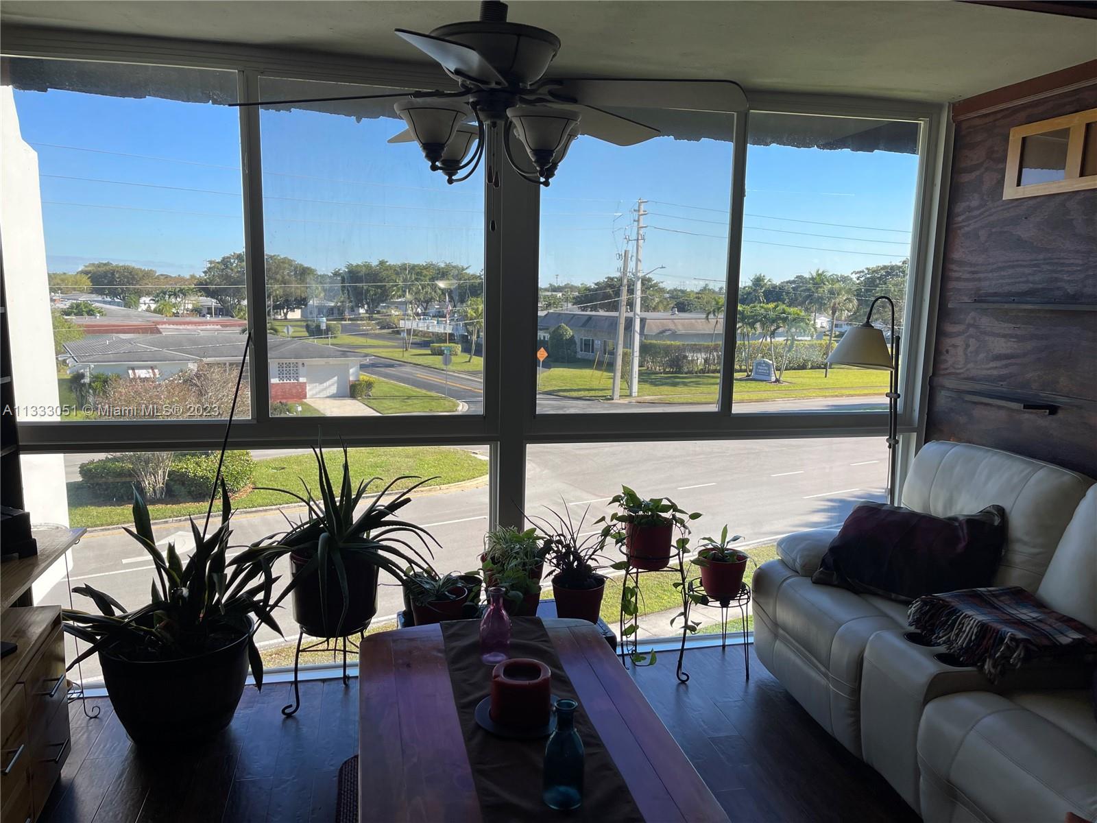 ORIOLE GOLF & TENNIS CLUB - Residential