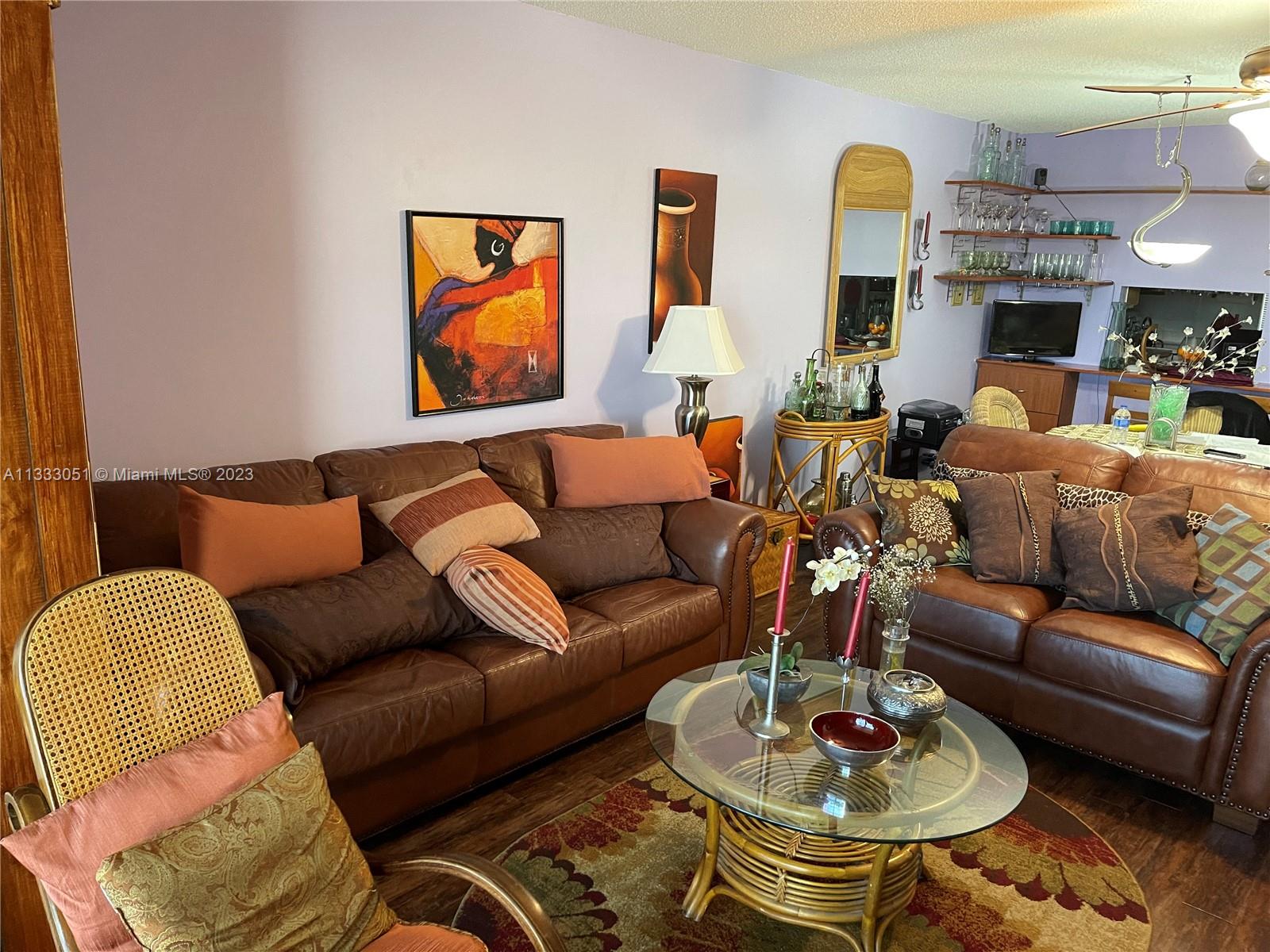 ORIOLE GOLF & TENNIS CLUB - Residential