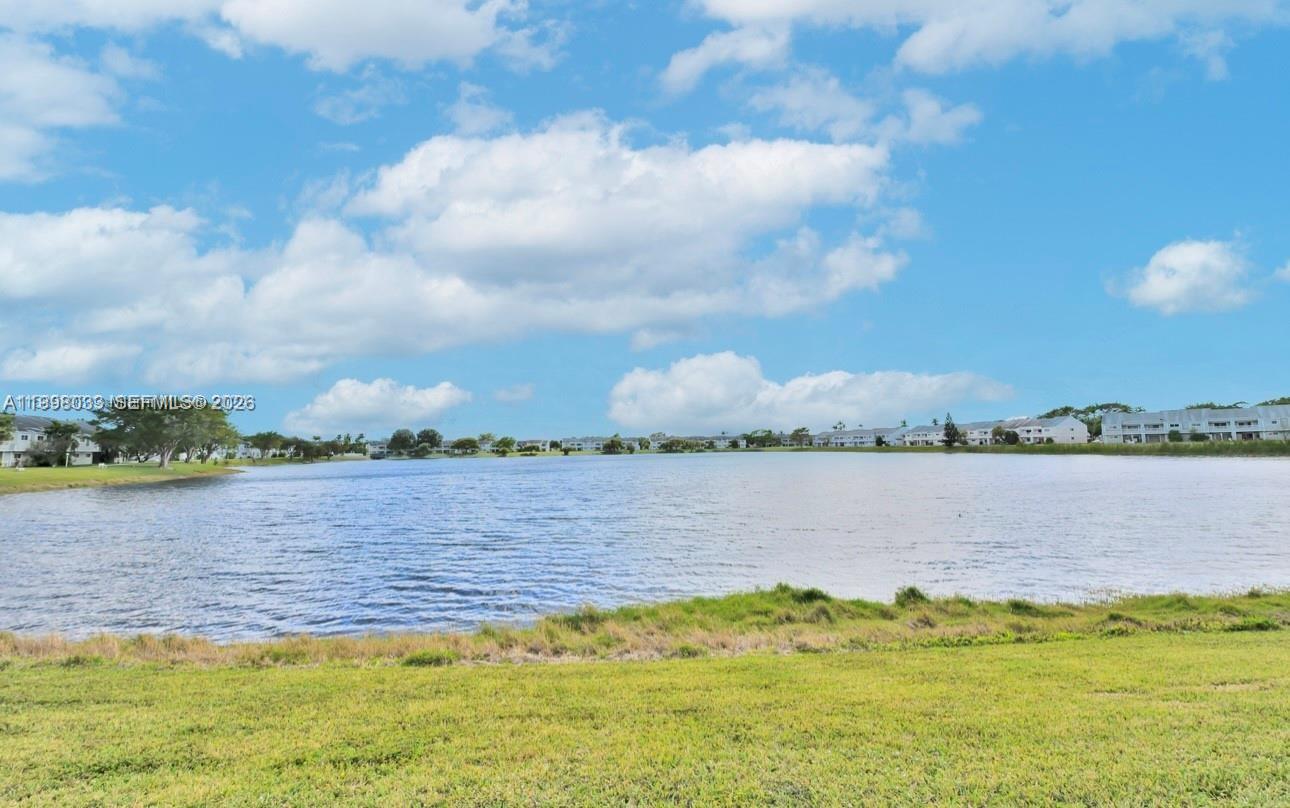 SUMMER LAKE - Residential