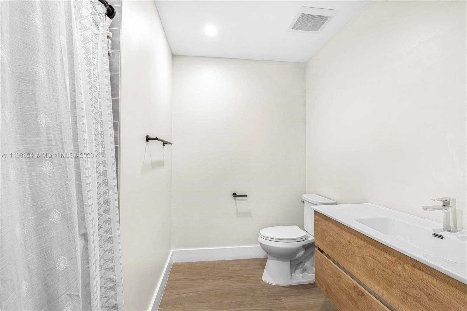 KINGS CREEK - Residential Lease