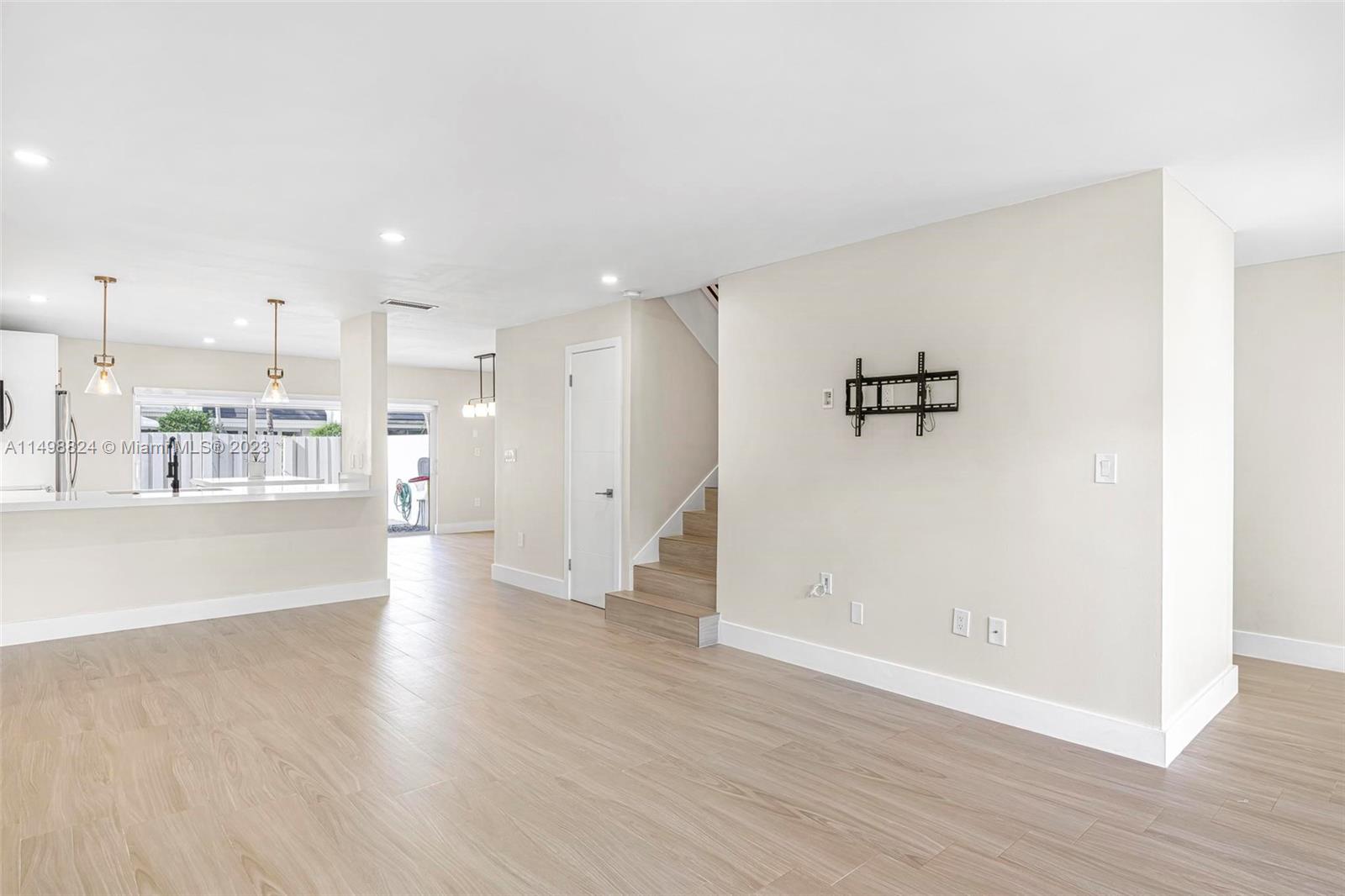 KINGS CREEK - Residential Lease