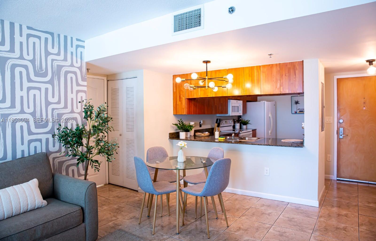 THE CLUB AT BRICKELL BAY - Residential