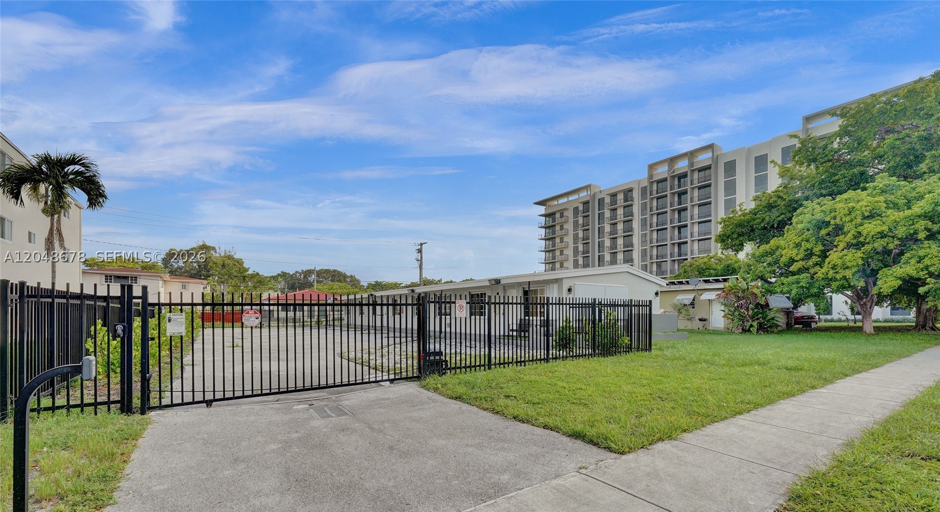 DIXIANNA VILLAS - Residential Lease
