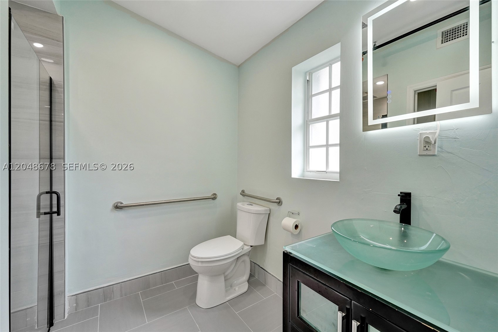 DIXIANNA VILLAS - Residential Lease