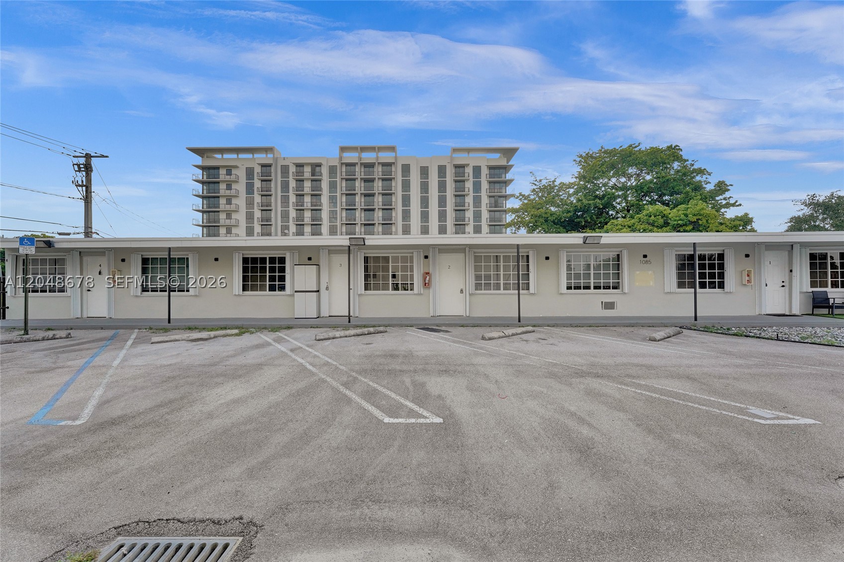DIXIANNA VILLAS - Residential Lease