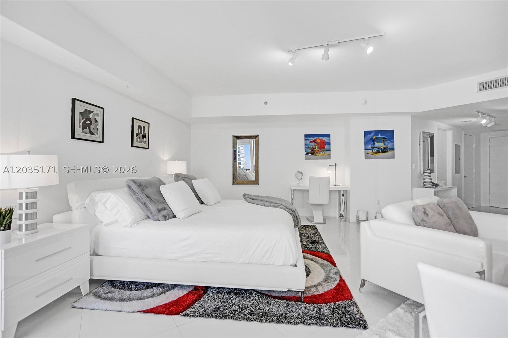 ICONBRICKELL CONDO NO 1 - Residential