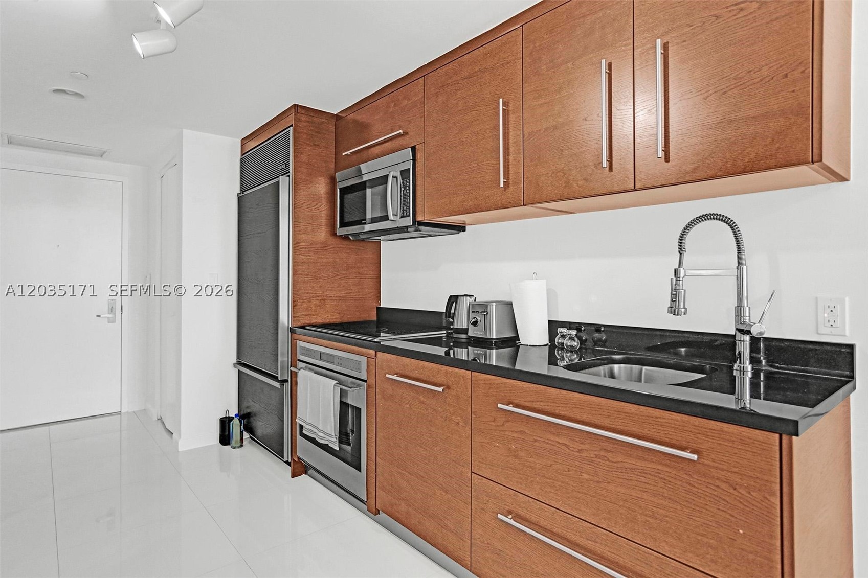 ICONBRICKELL CONDO NO 1 - Residential