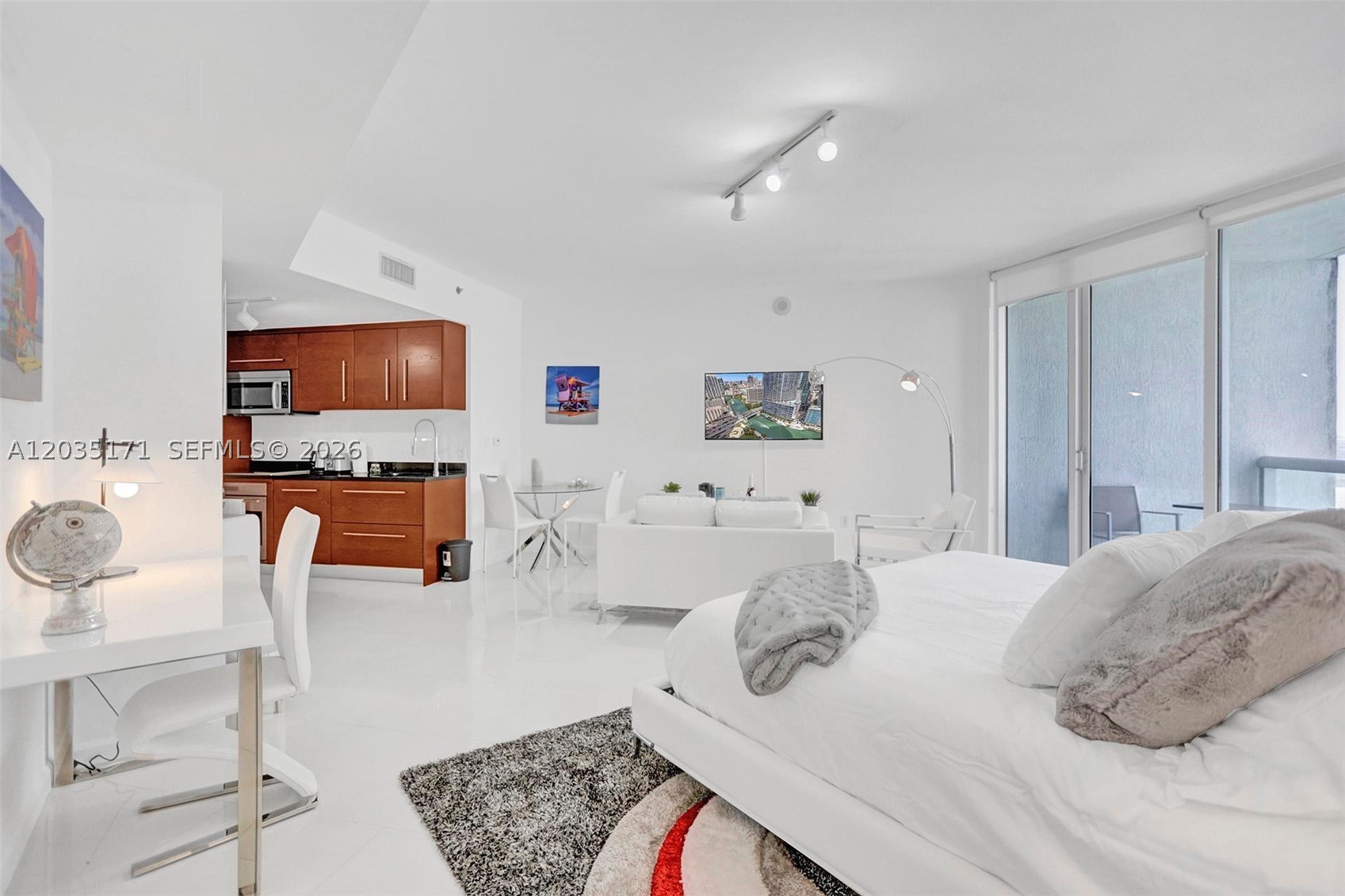 ICONBRICKELL CONDO NO 1 - Residential