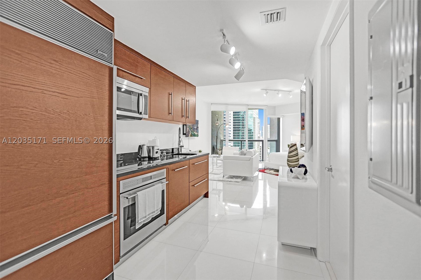 ICONBRICKELL CONDO NO 1 - Residential