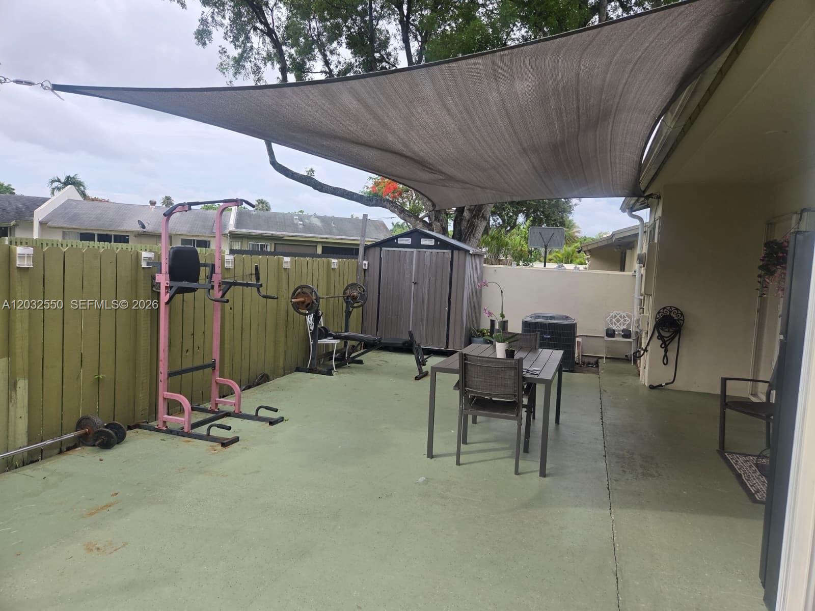 DEVON AIRE VILLAS SEC 8 - Residential