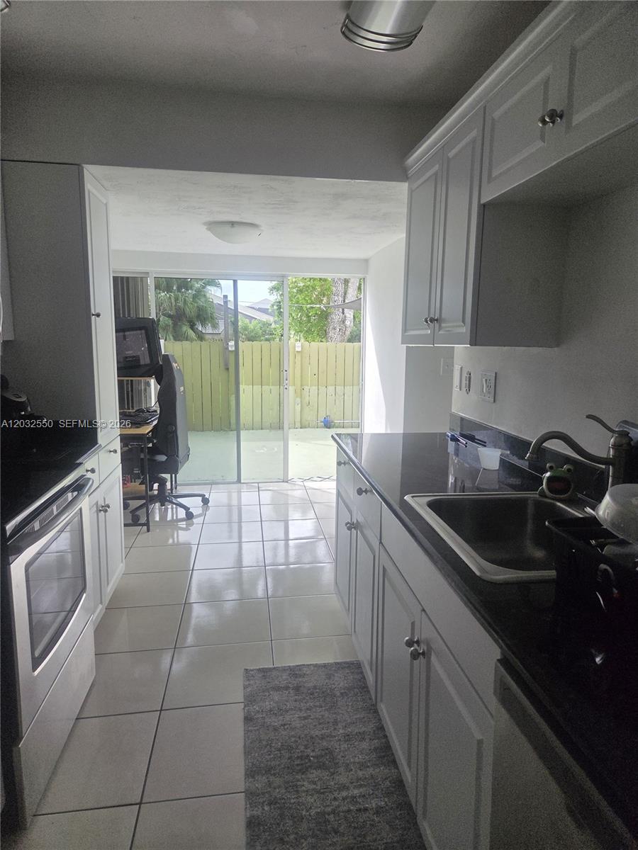 DEVON AIRE VILLAS SEC 8 - Residential