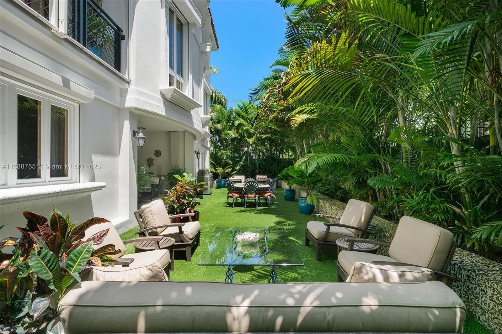 BAYSHORE VILLAS - Residential