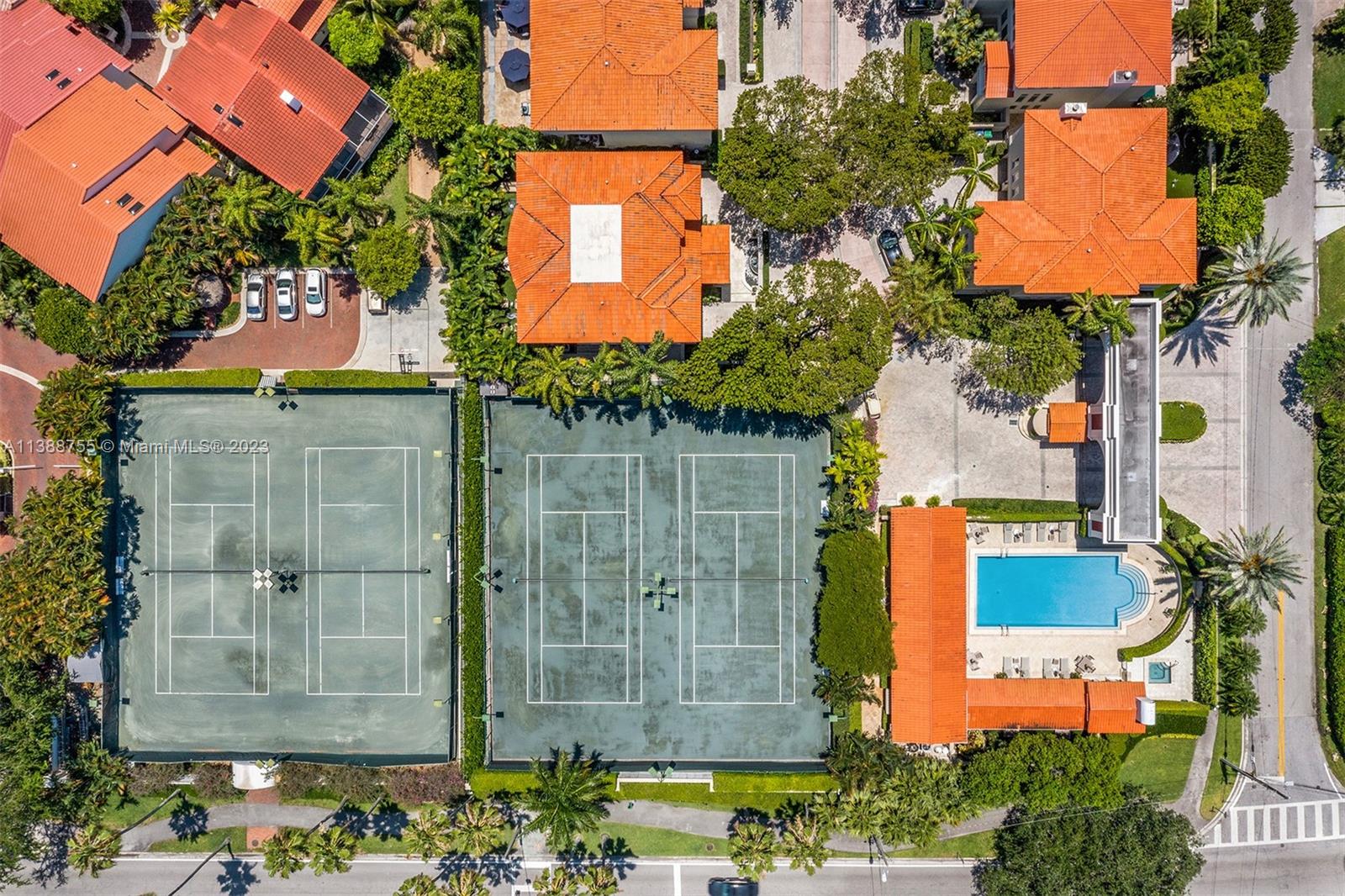 BAYSHORE VILLAS - Residential
