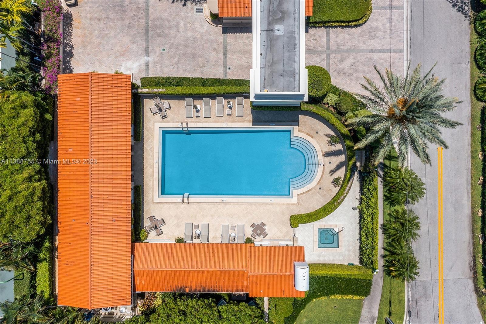 BAYSHORE VILLAS - Residential