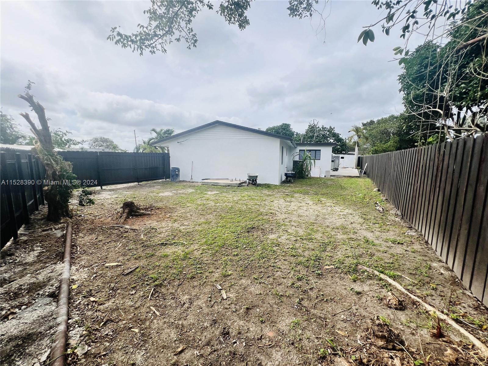 AVOCADO VILLAS - Residential Lease