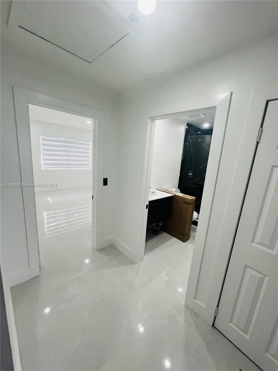 AVOCADO VILLAS - Residential Lease