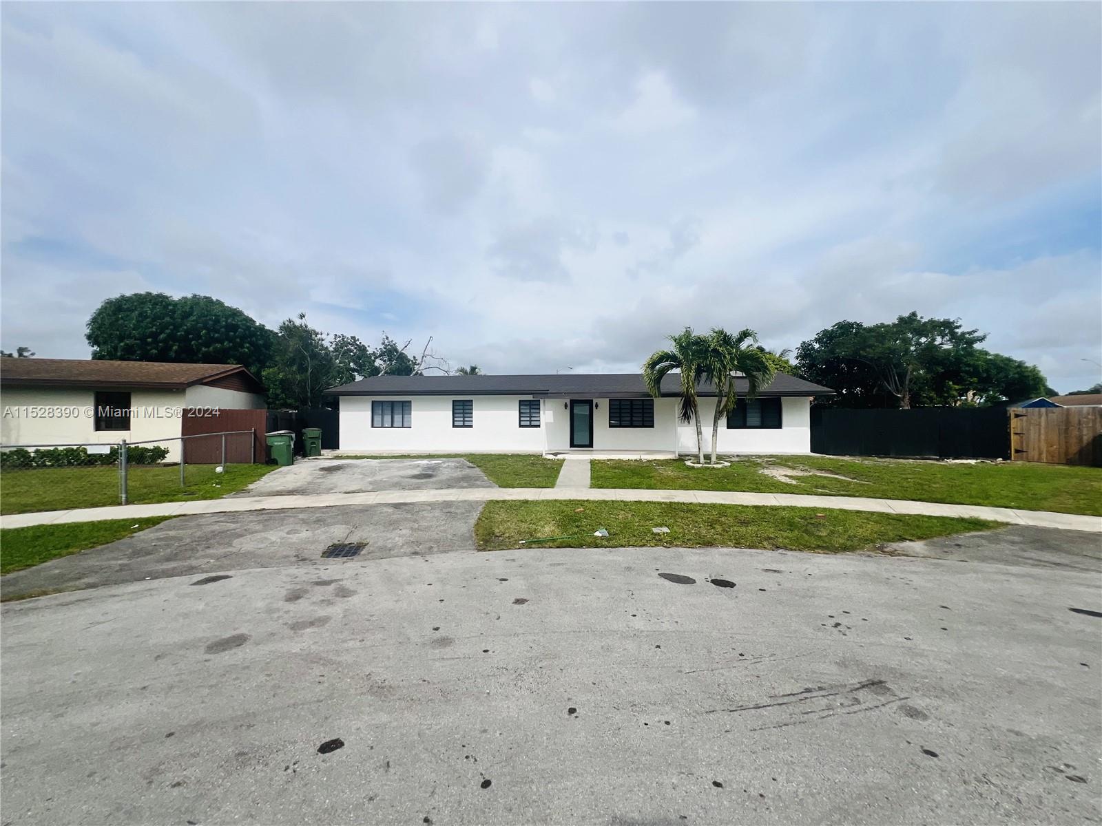 AVOCADO VILLAS - Residential Lease