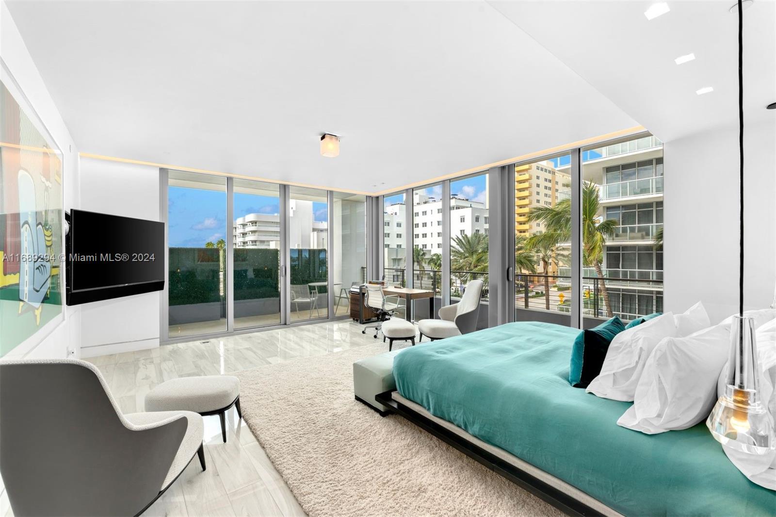BEACH HOUSE 8 CONDO - Residential