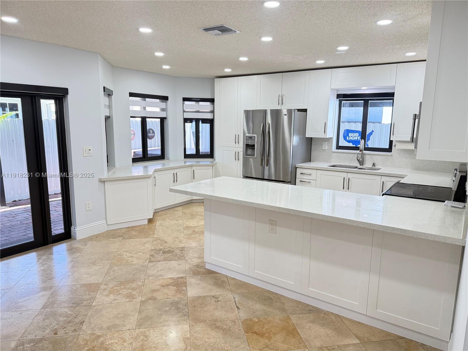 IVIS AT LOYOLA - Residential Lease