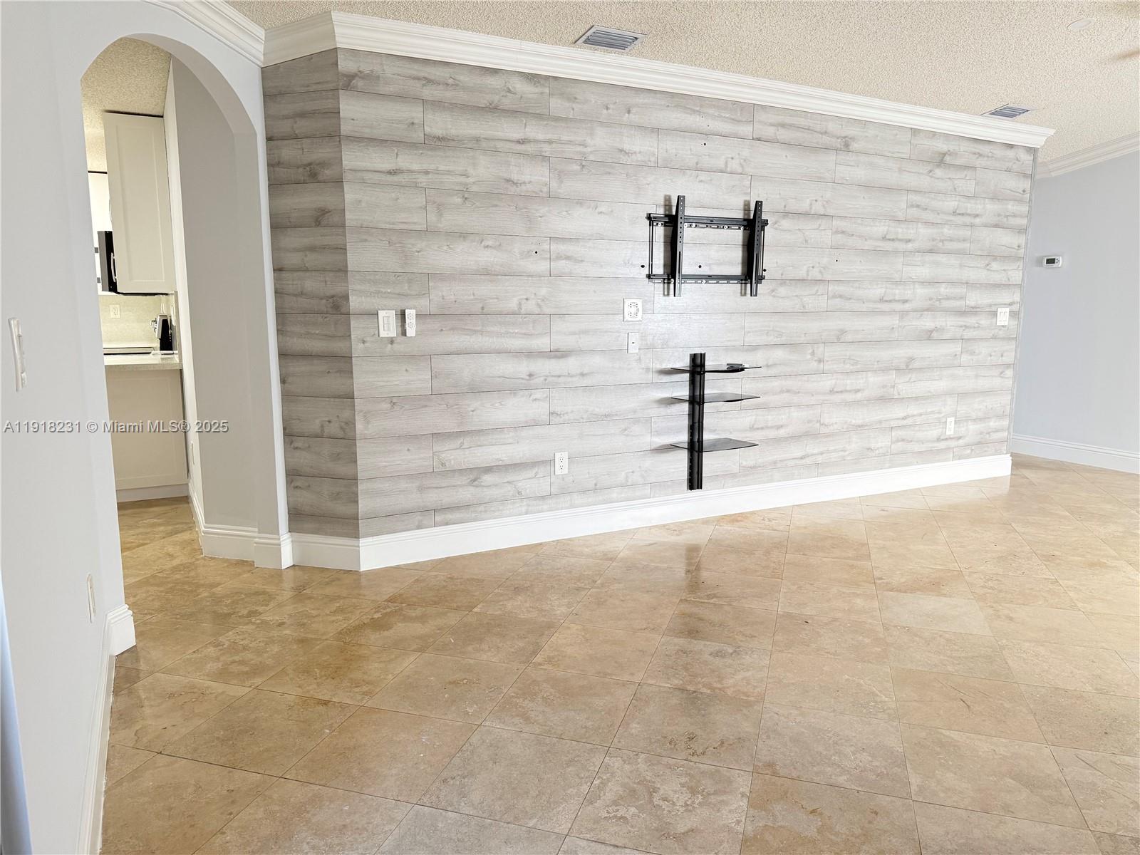 IVIS AT LOYOLA - Residential Lease