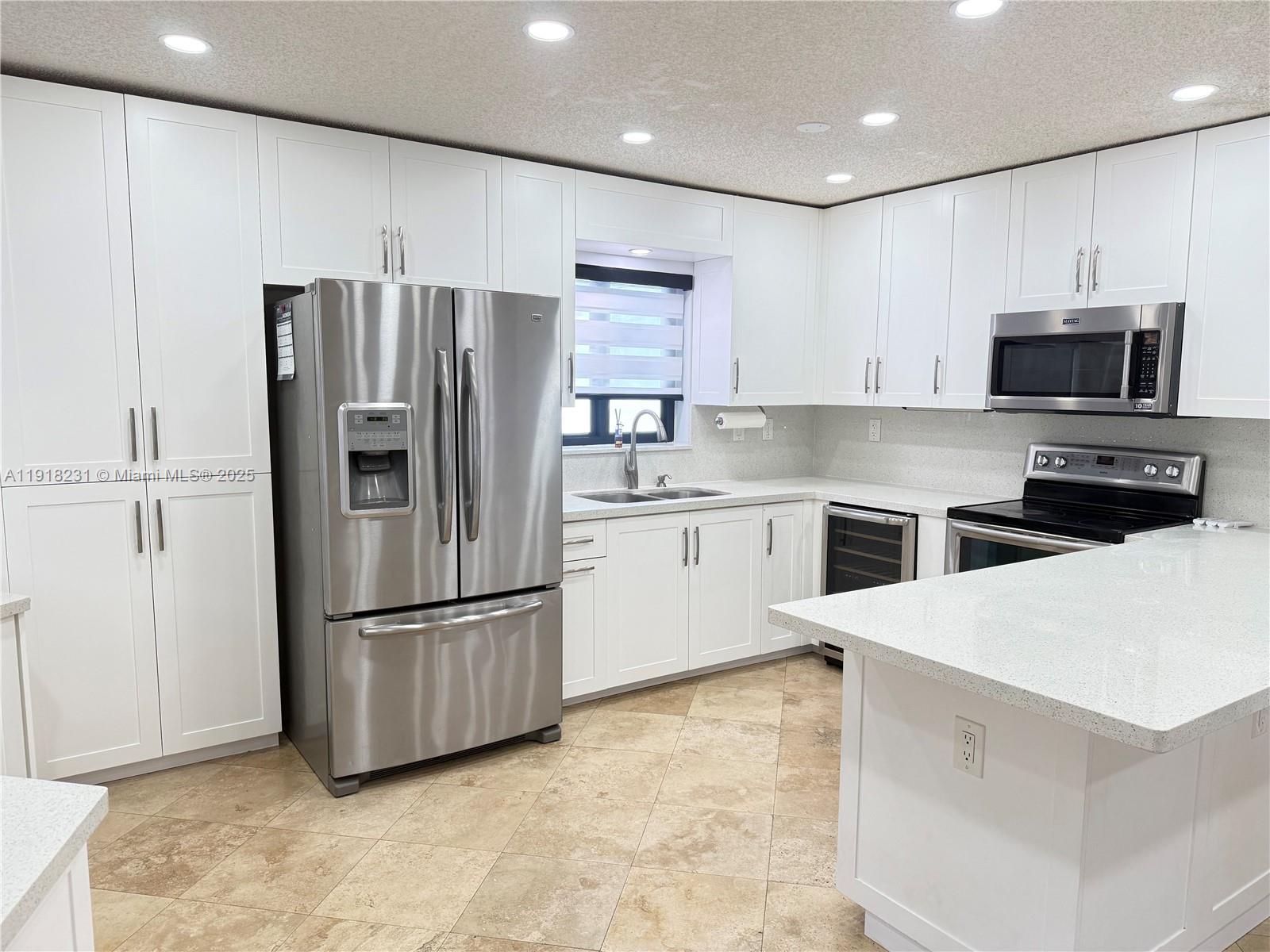 IVIS AT LOYOLA - Residential Lease
