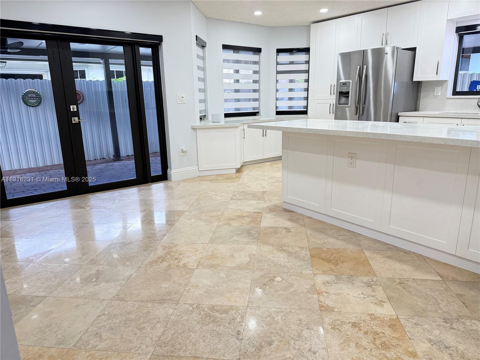 IVIS AT LOYOLA - Residential Lease