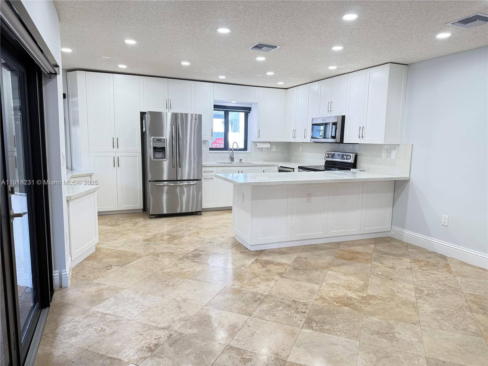 IVIS AT LOYOLA - Residential Lease