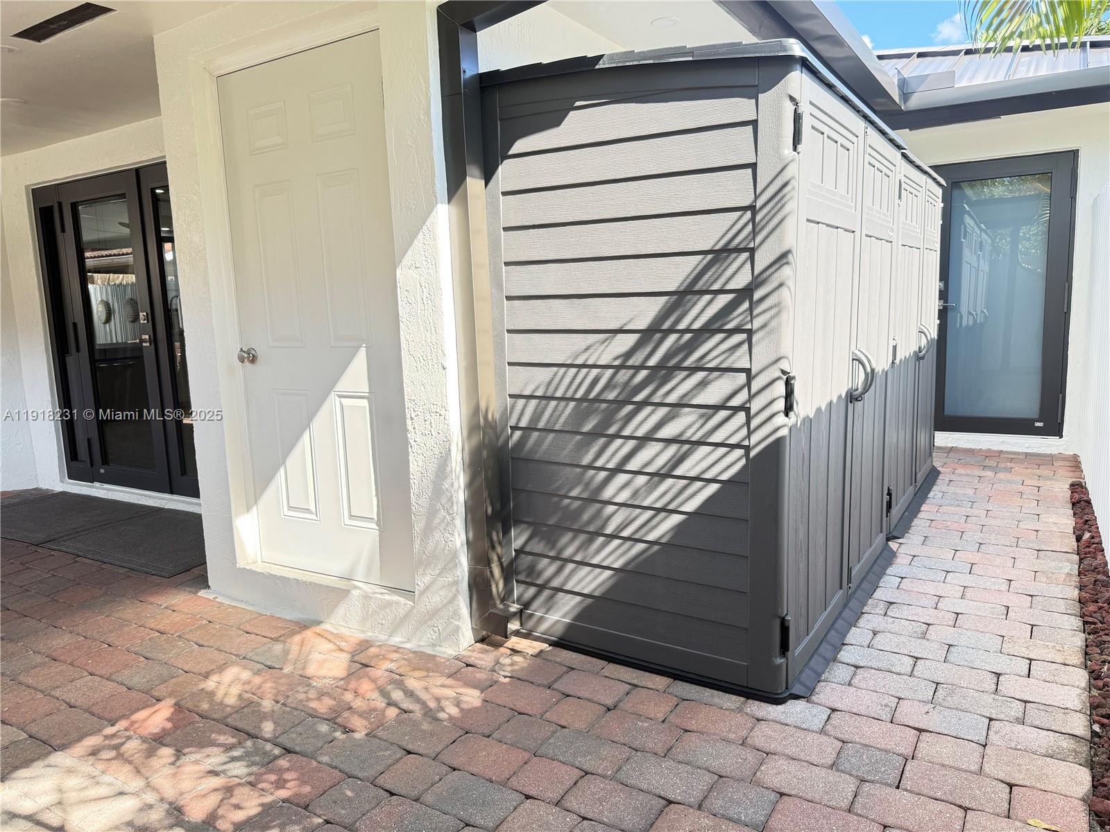 IVIS AT LOYOLA - Residential Lease