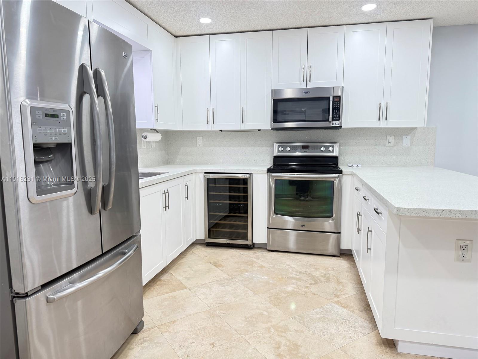 IVIS AT LOYOLA - Residential Lease