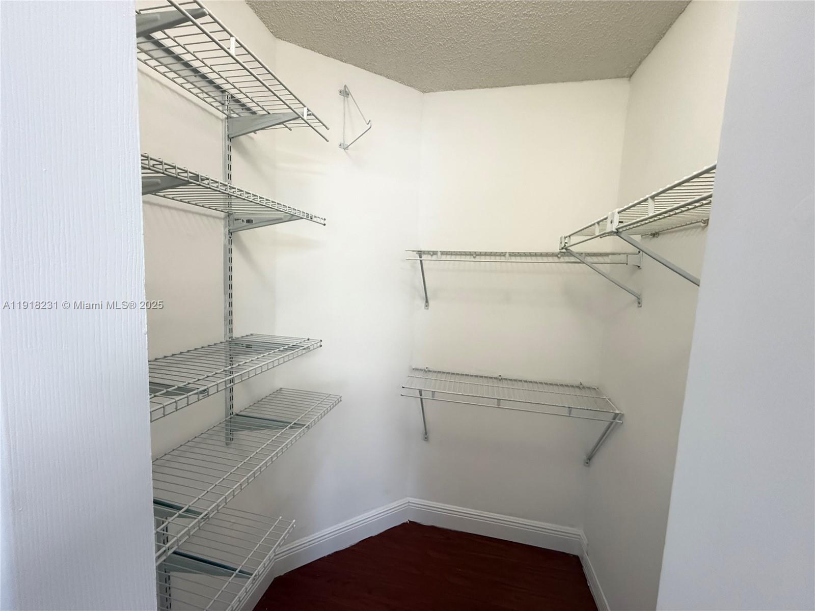 IVIS AT LOYOLA - Residential Lease