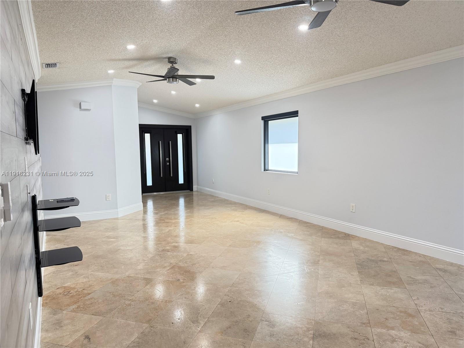 IVIS AT LOYOLA - Residential Lease