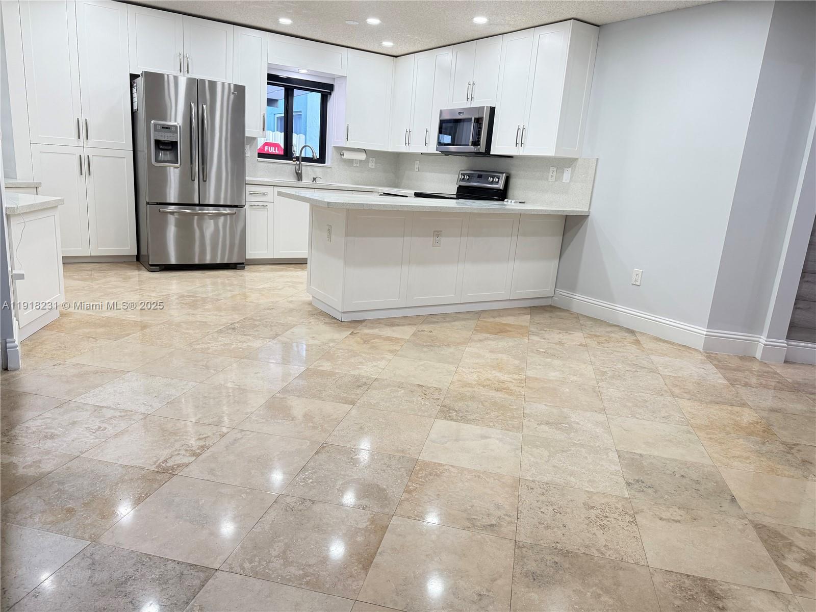 IVIS AT LOYOLA - Residential Lease
