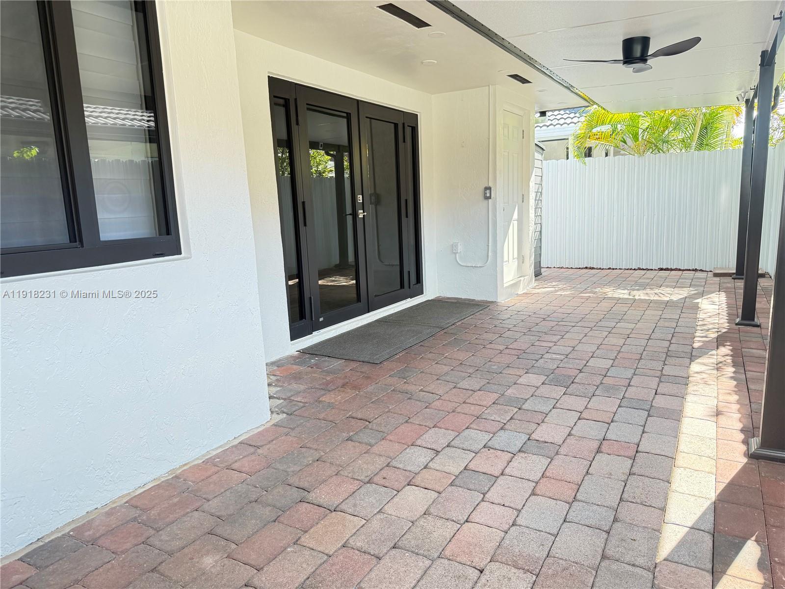 IVIS AT LOYOLA - Residential Lease